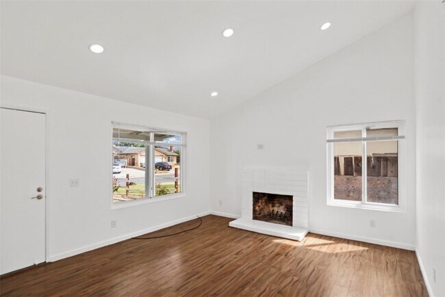 Foto del edificio - 844 Royalbrook Ct