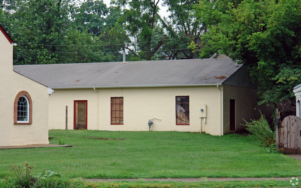 Building Photo - 700 Jackson St