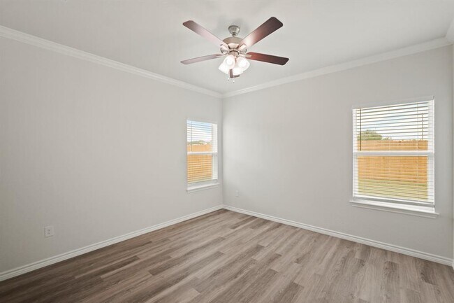 Building Photo - 502 Whirlaway Dr