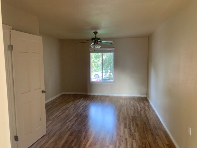 Building Photo - 2219 Ouray Ct