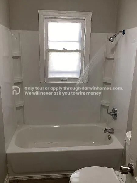 Foto del edificio - 6833 Walrond Ave