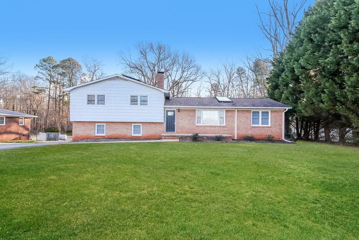 Primary Photo - Charming Home in Boiling Springs, SC