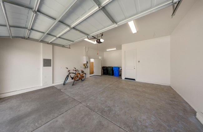 Building Photo - 2522 Amur Ave