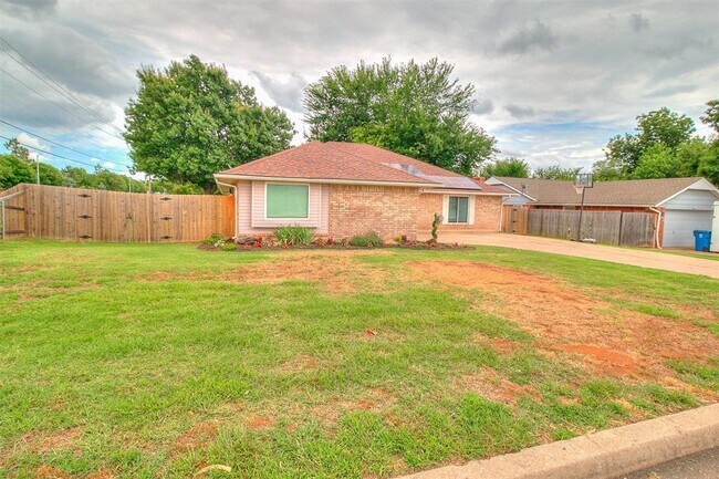 Foto del edificio - 100 3 Oaks Dr