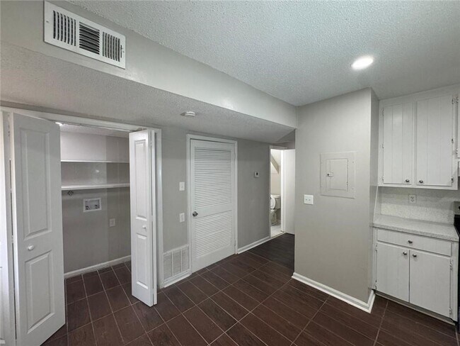 Foto del edificio - 385 Holly Ridge Dr NW