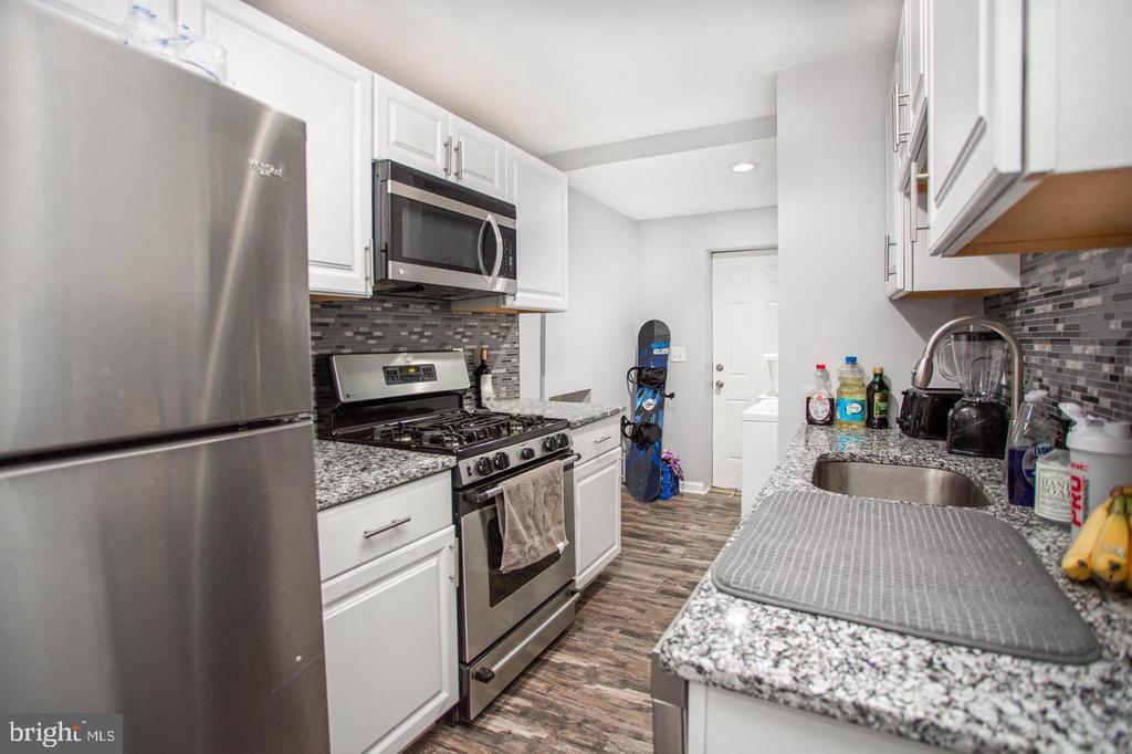 Foto principal - 217 W Lancaster Ave