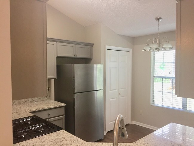 Foto del edificio - 1475 Chaseway Cir