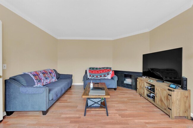 Building Photo - 183 Woodbury Cir