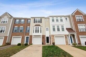 Building Photo - 15514 Port Washington Ct
