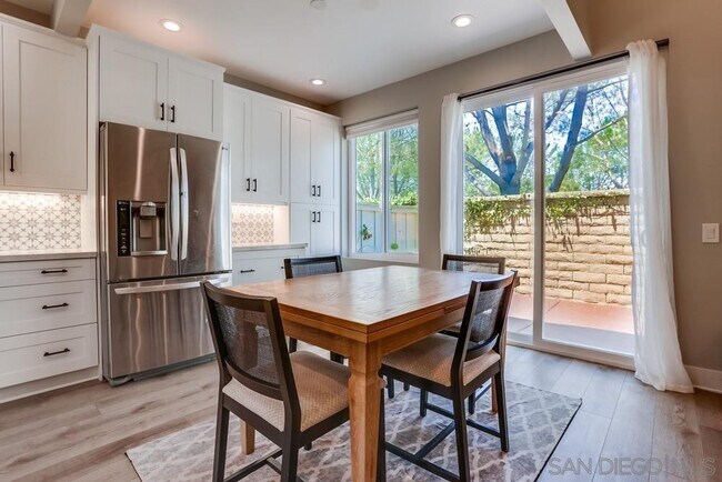 Building Photo - 3887 Creststone Pl