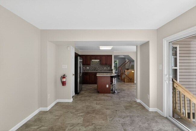 Building Photo - 21 Golf View Ct