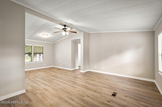 Foto del edificio - 1642 Hammond Blvd