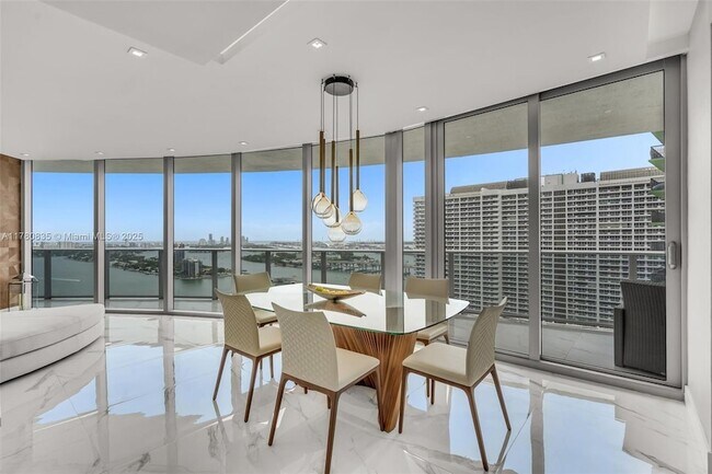 Foto del edificio - 488 NE 18th St