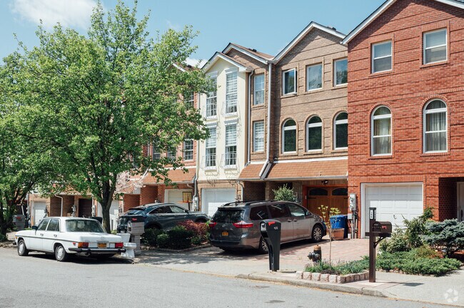 Some residents in New Springville have opted for townhomes as their choice of home style.
