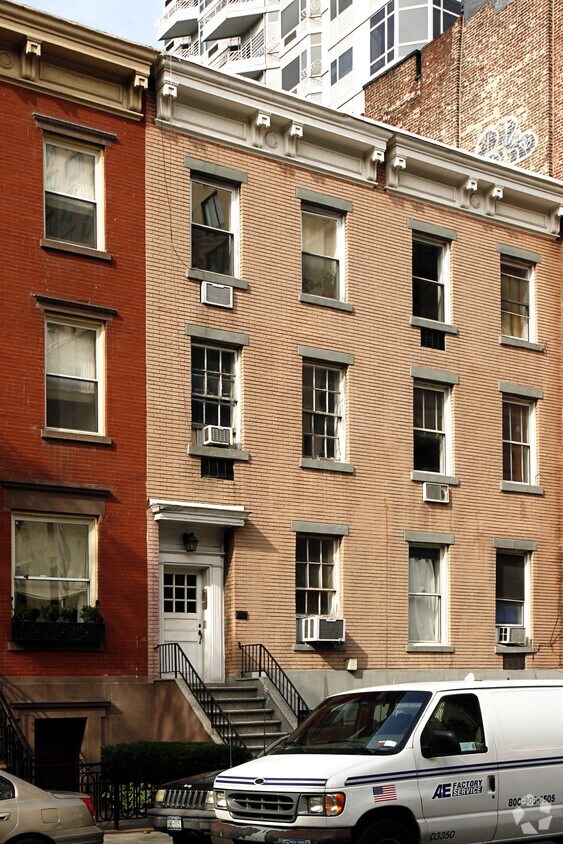 Building Photo - 210 E 32nd St