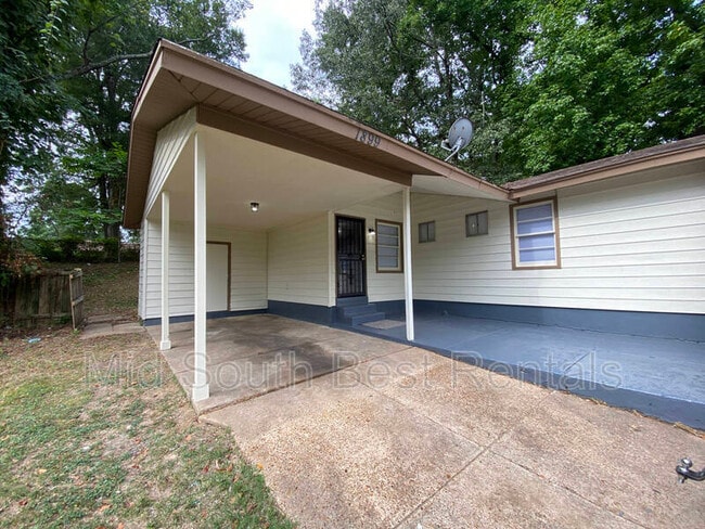 Photo - 1899 Willow Wood Ave House