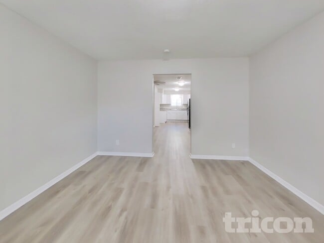 Building Photo - 2706 Dewberry Ln