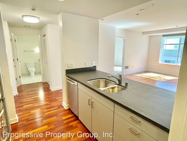 Building Photo - 2 br, 2 bath House - 451 Kansas Street #498