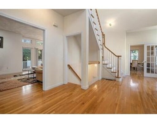 Building Photo - 32 Sycamore Rd