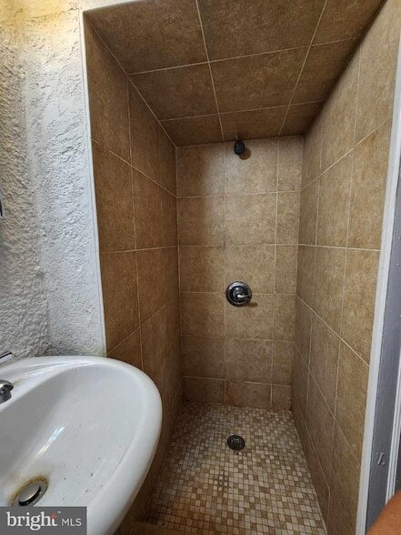 Foto del edificio - 4522 Springfield Ave