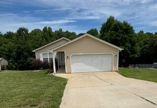 Building Photo - 702 Patriot Ln