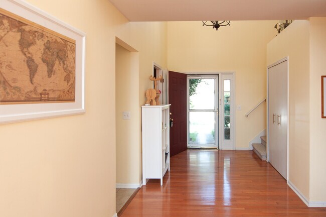 Foto del edificio - 3240 Dunwoodie Rd