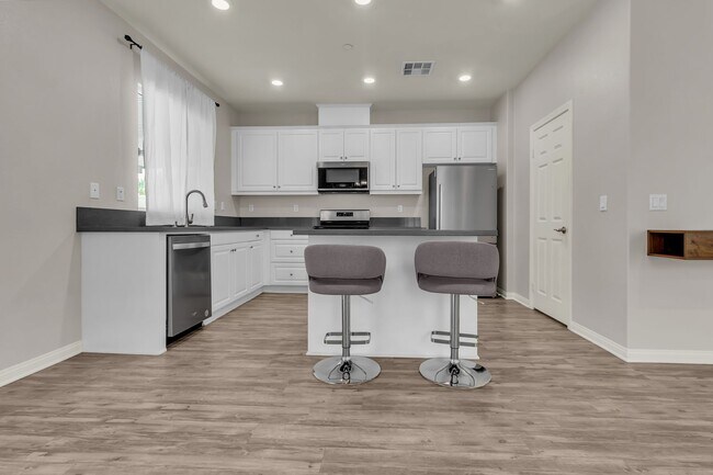 Foto del edificio - 20720 Spring Mountain Rd