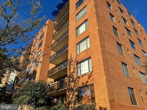 Building Photo - 3315 Wisconsin Ave NW