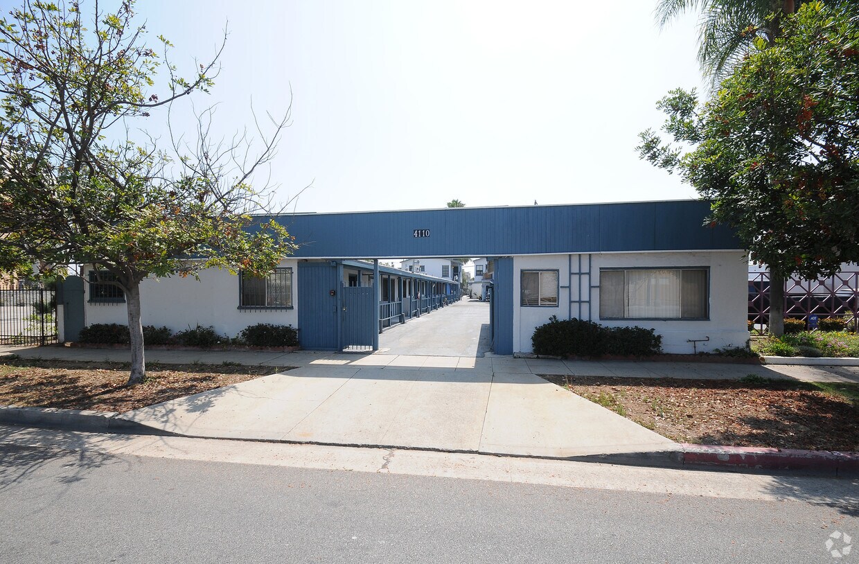 Westland Bixby Apartments in Long Beach, CA