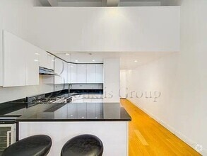 Building Photo - 350 E 62nd St