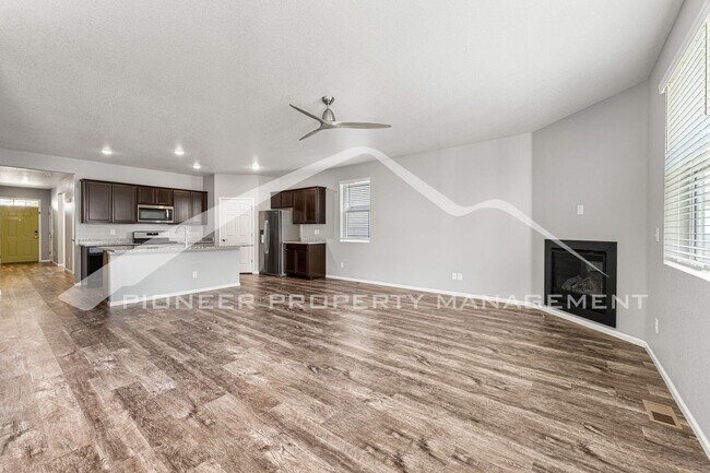 Foto del edificio - Spacious Home with Fenced Yard and Central AC