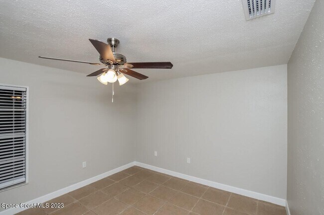 Foto del edificio - 1698 Tilly St SE