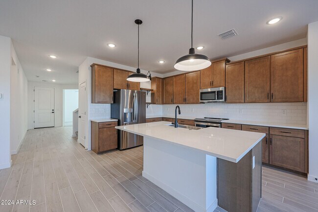 Building Photo - 7809 N 79th Ave