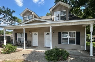 Building Photo - 319-321 E Perry Ave