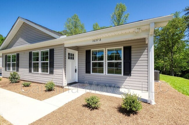 Foto del edificio - 3657 Farrs Bridge Rd