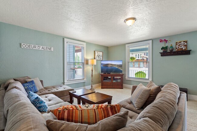 Foto del edificio - 806 E Mullan Ave