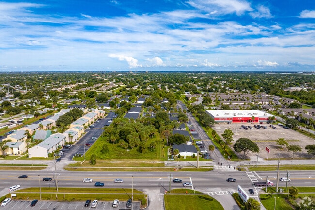 1135 N Wickham Rd, Melbourne, FL 32935 - Eleven35 Apartments