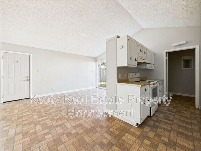 Building Photo - 513 Fox Run Ave