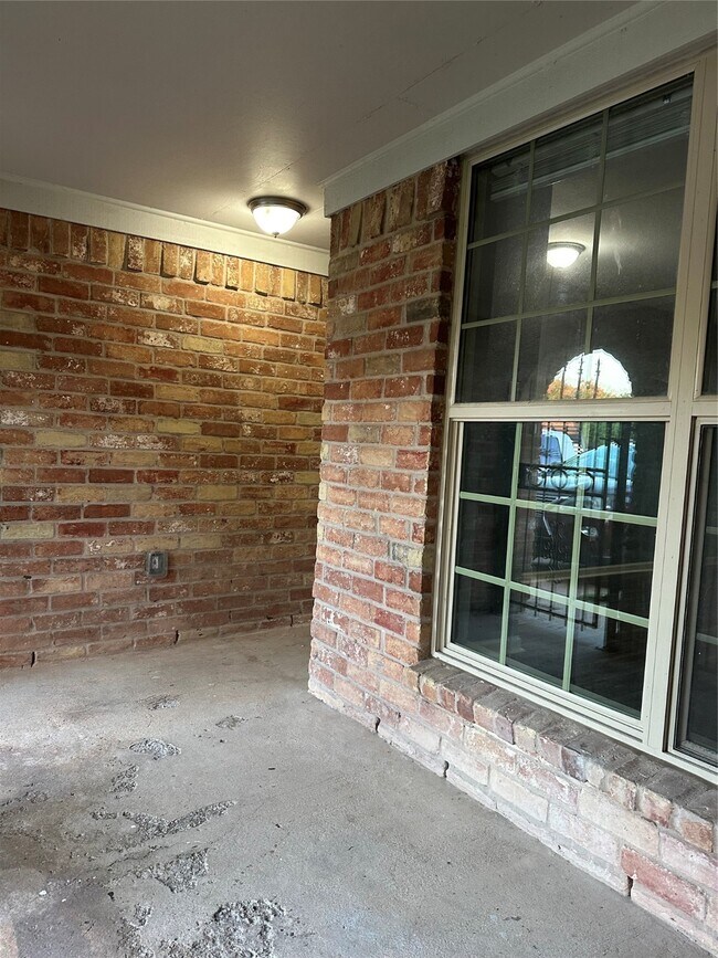 Foto del edificio - 15770 Chimney Rock Rd