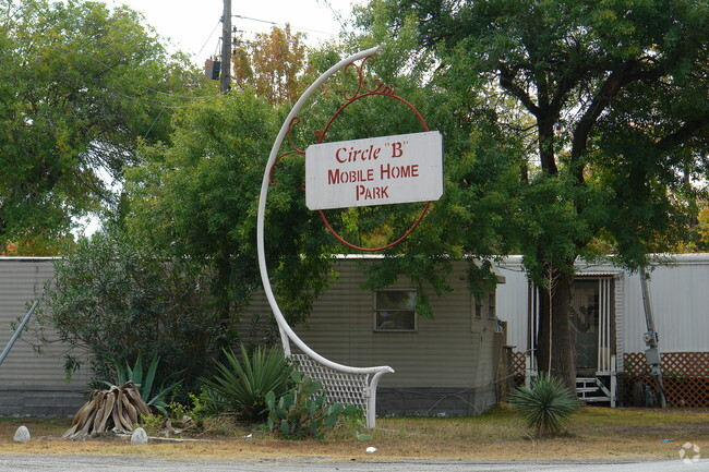 Building Photo - Circle B Mobile Home Park