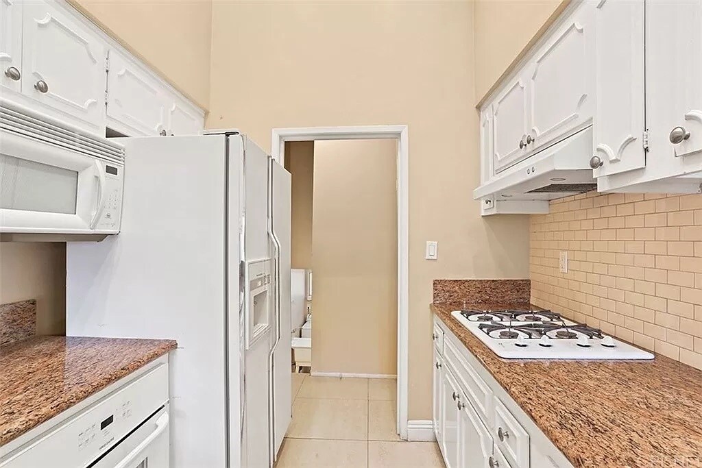 5429 Yarmouth Ave, Encino, CA 91316 Townhome Rentals in Encino CA