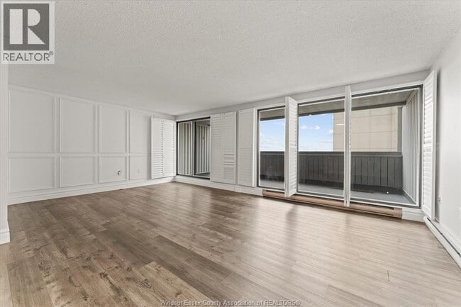 Building Photo - 380 Pelissier St