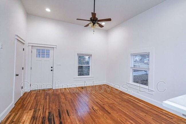 Photo - 4 Frost St House