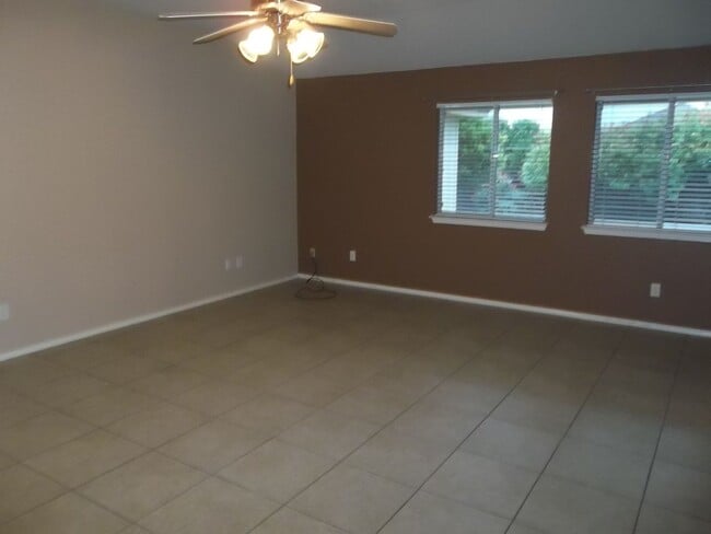 Building Photo - CHARMING 4 BEDROOM, BELTON ISD