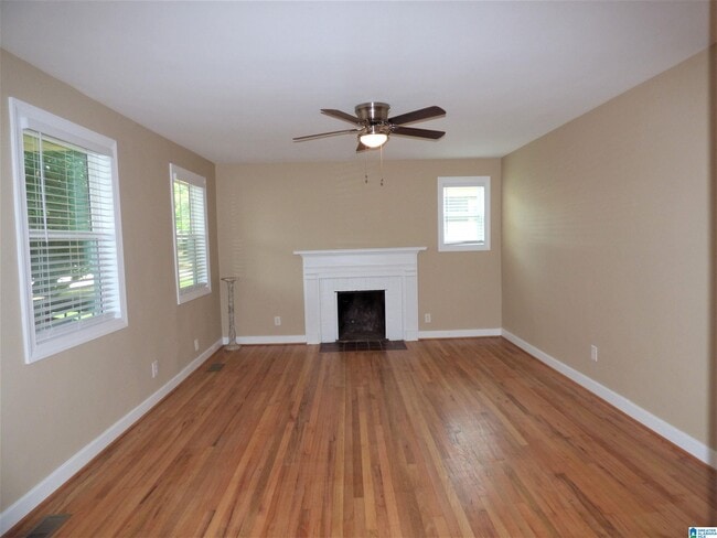 Building Photo - 725 9th Ave S