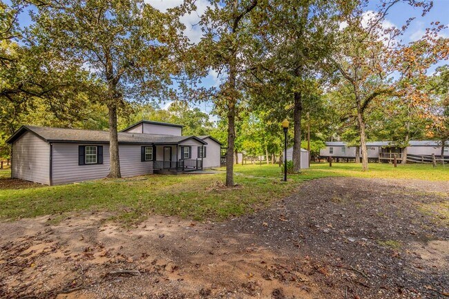 Building Photo - 25494 Deepwood Dr