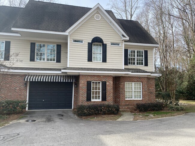 Foto del edificio - 320 Glenburney Dr