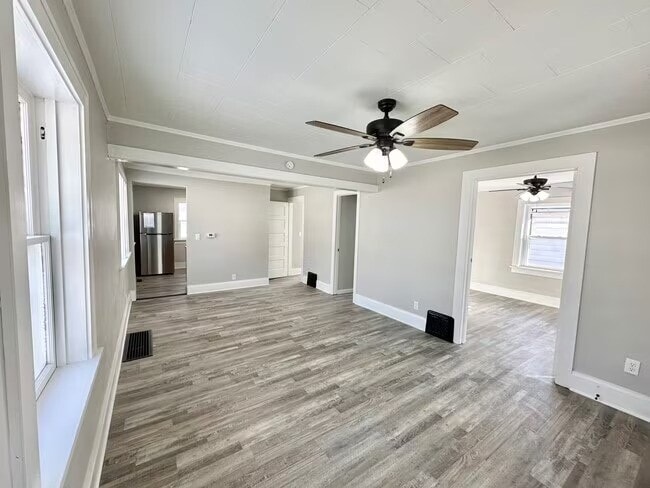 Foto del edificio - 1363 E 15th St