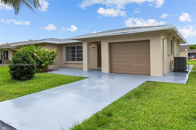 Building Photo - 7312 NW 58th Ct