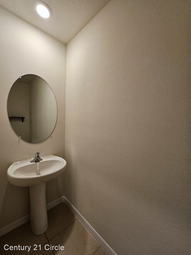 Building Photo - 3 br, 2.5 bath House - 3000 Suncoast Blend...
